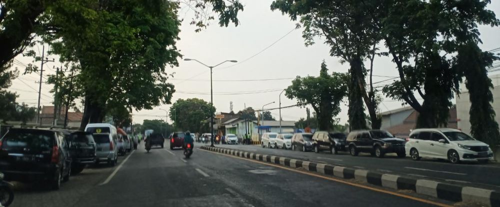 Antrean kendaraan pasien Ningsih Tinampi