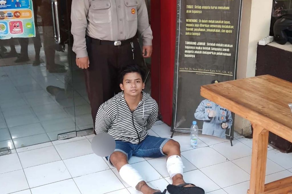 Bandit motor antar kota yang ditembak diamankan di Mapolsek Tambaksari Surabaya
