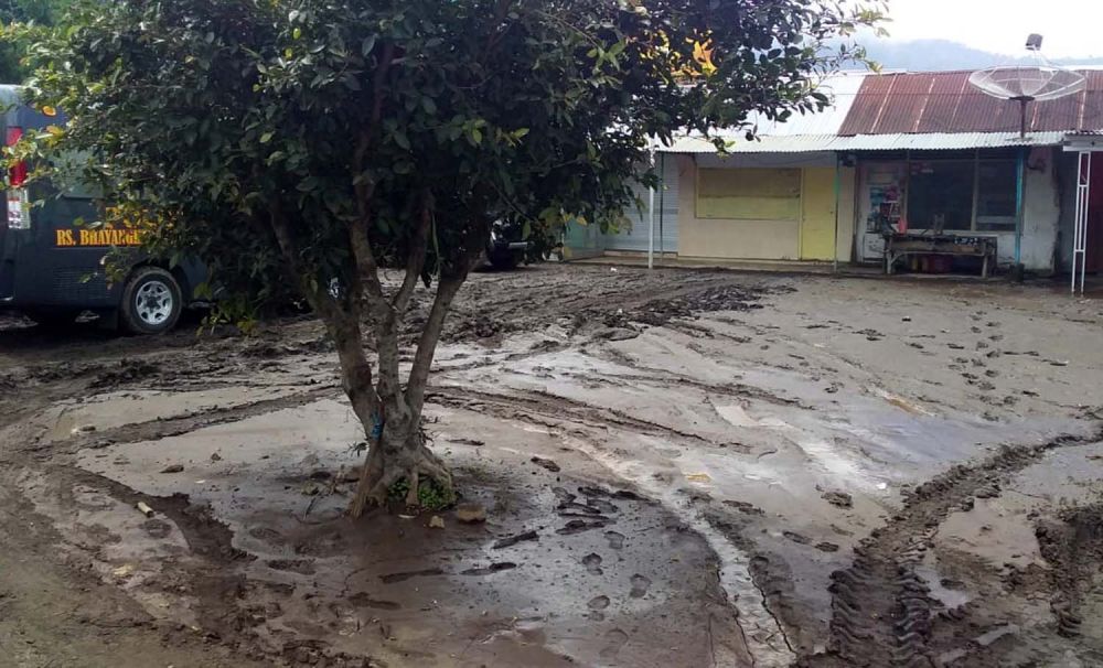 Material banjir bandang di perkampungan lereng Gunung Ijen, Bondowoso