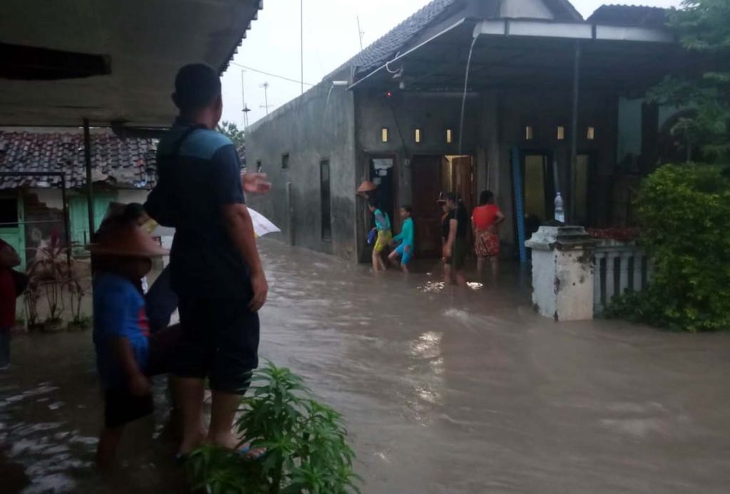 Banjir di Dusun Grogol, Desa Kalisalam, Kecamatan Dringu, Kabupaten Probolinggo