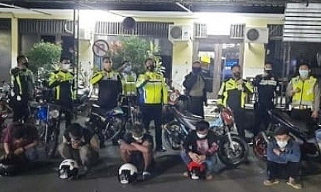 Para pemuda yang diduga hendak balap liar diamankan Satlantas Polresta Malang Kota