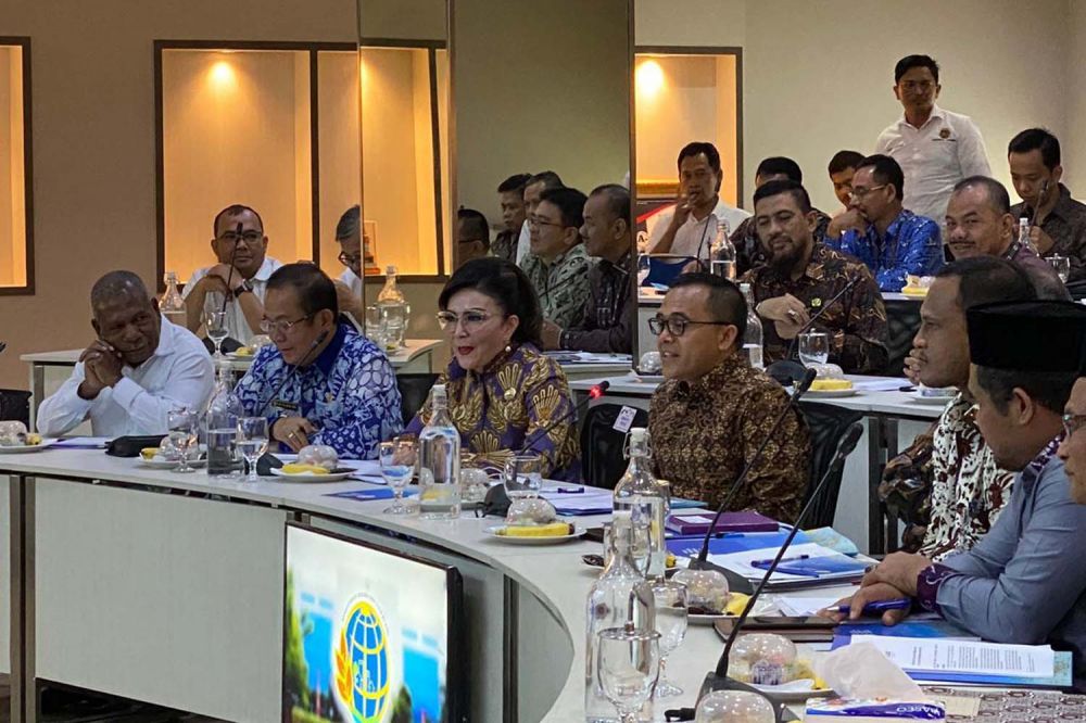 Bupati Banyuwangi Abdullah Azwar Anas bersama para kepala daerah di Indonesia di Kantor Kementrian ATR/BPN