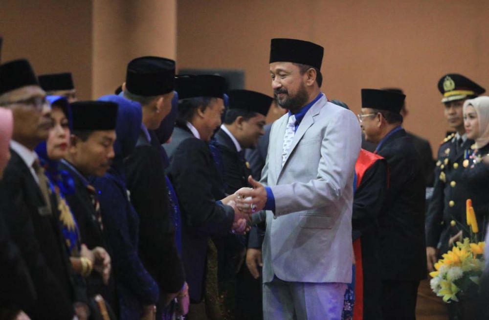 Bupati Ponorogo Ipong Muchlissoni menghadiri pelantikan anggota DPRD Ponorogo