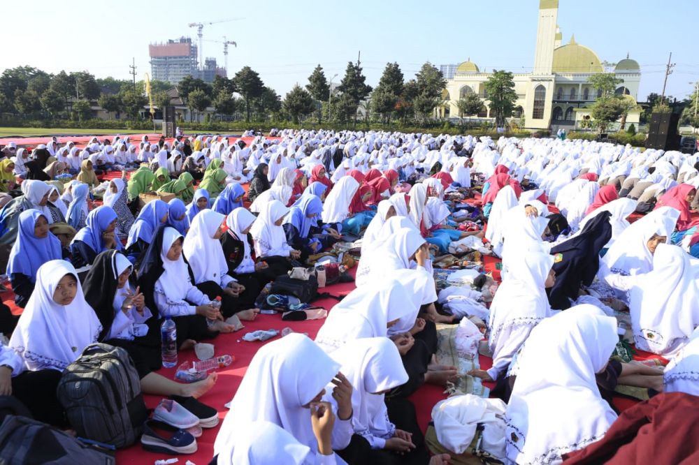 Doa bersama juga melibatkan para pelajar dan mahasiswa di Jawa Timur
