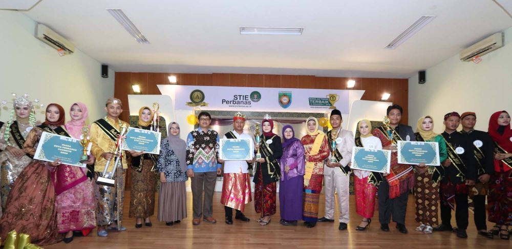 Para finalis yang tampil dalam Grand Final Duta Perbanas 2020