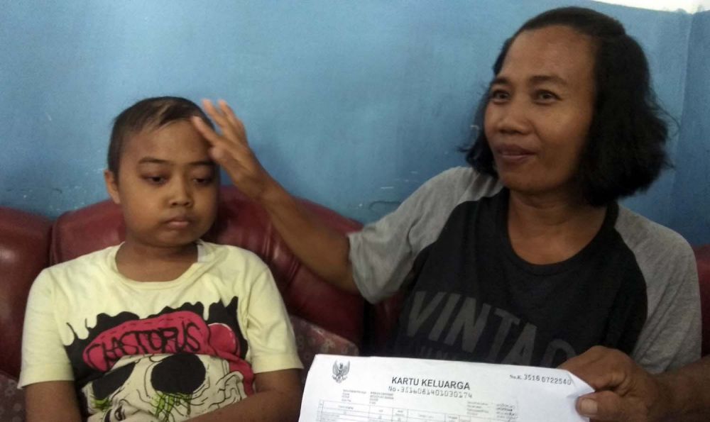 Dwi Ganda Putra bersama ibunya, Ribut Setiowati