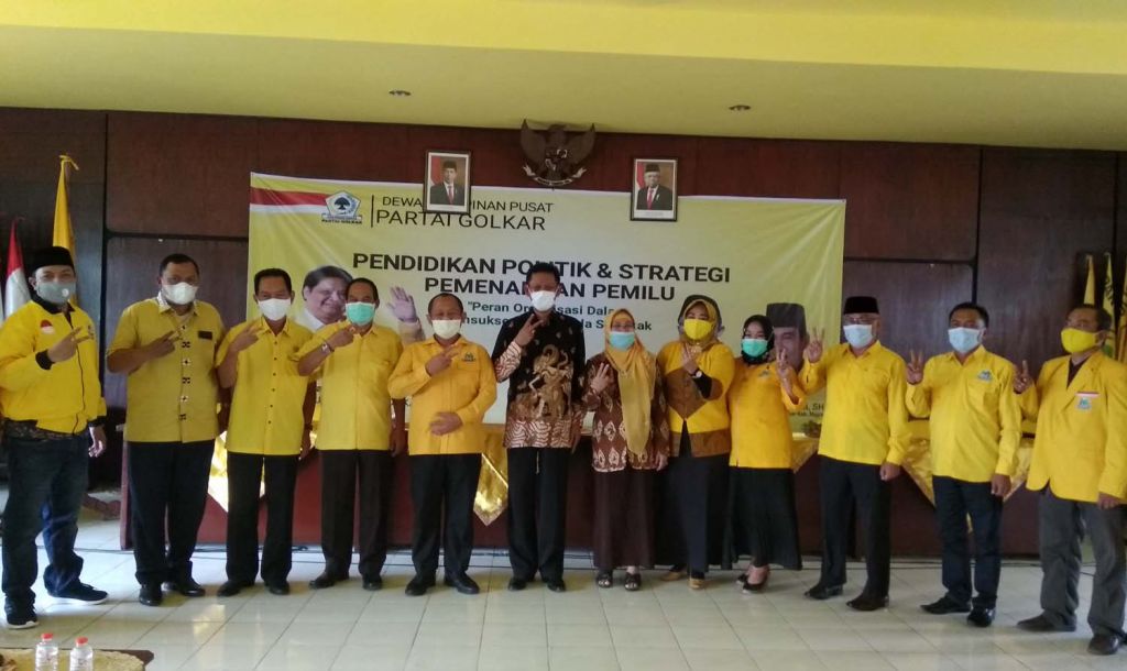 Ketua Golkar Jatim tekankan pemanfaatan medsos untuk menangkan Yoko-Nisa di Pilkada Mojokerto 2020