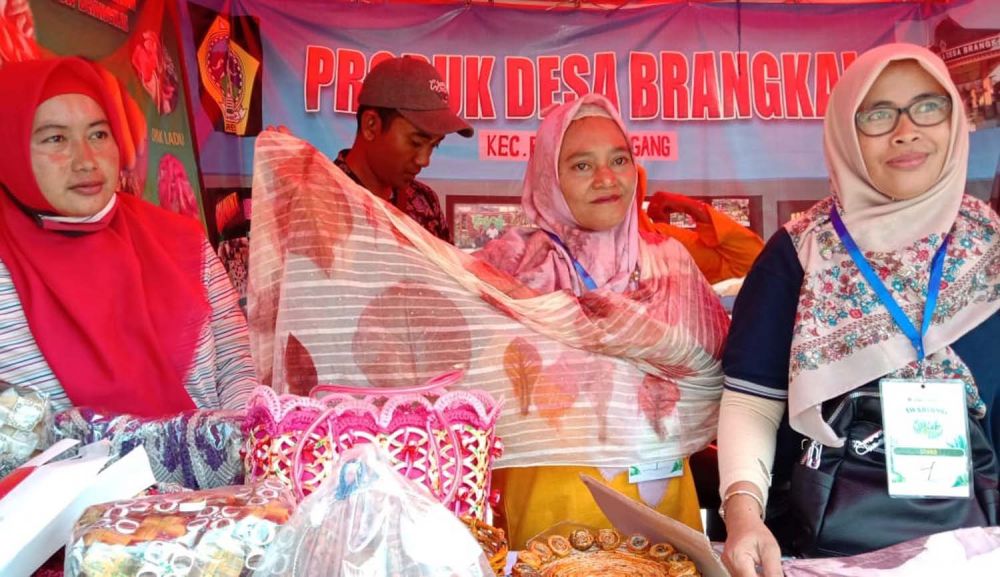 Gresik Bisa juga diisi dengan pameran produk dari berbagai kelompok PKK yang tersebar di Kabupaten Gresik