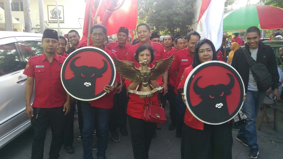Jajaran pengurus PDIP Surabaya.