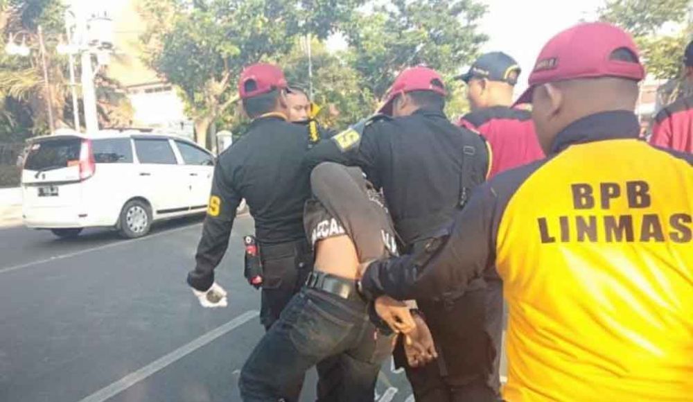 Pelaku jambret diamankan Linmas Surabaya