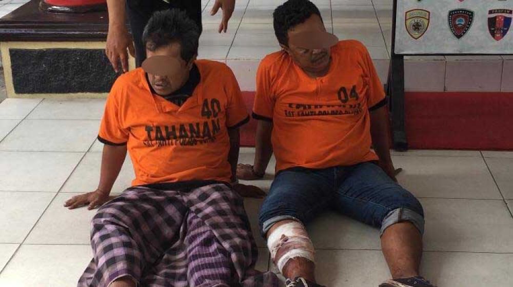 Dua dari tiga tersangka curanmor yang ditembak Polres Blitar