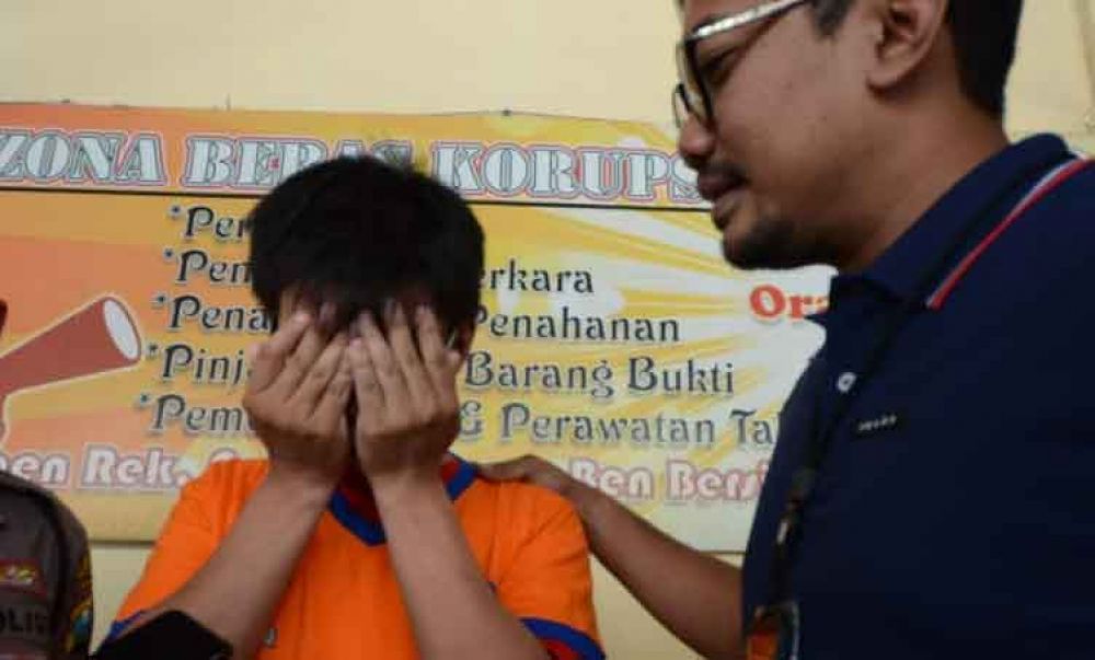 Pelaku pencabulan yang juga guru SD di Surabaya diamankan polisi