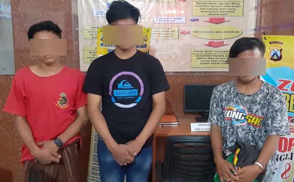 Ketiga remaja yang ditangkap polisi