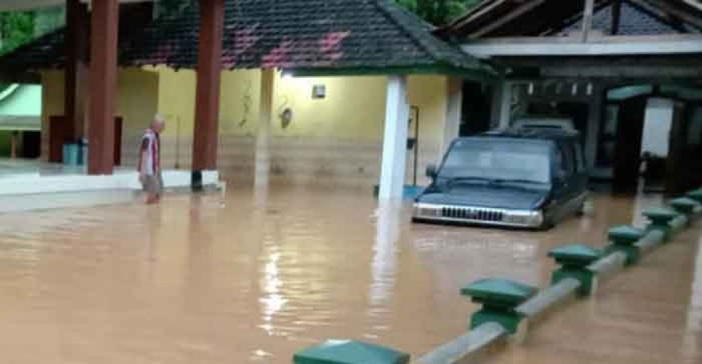 Banjir rendam tiga desa di Pacitan