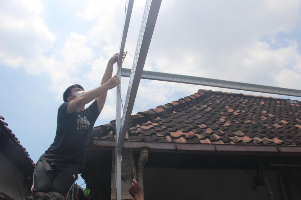 Salah satu kegiatan para mahasiswa UK Petra Surabaya dalam pengabdian di masyarakat