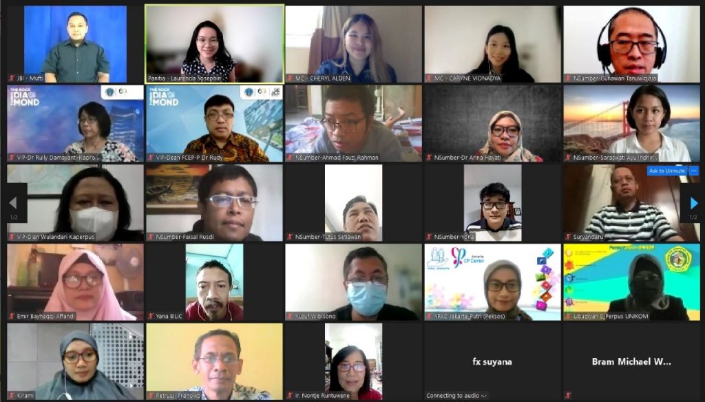 Webinar bedah buku berisi desain Rumah Anti Covid-19 yang digelar UK Petra Surabaya