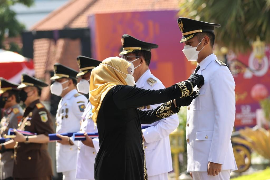 Gubernur Khofifah Indar Parawansa.