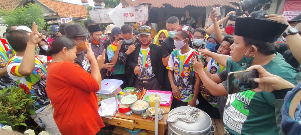 Calon Wali Kota Machfud Arifin disambut antusias warga Simokerto, Surabaya