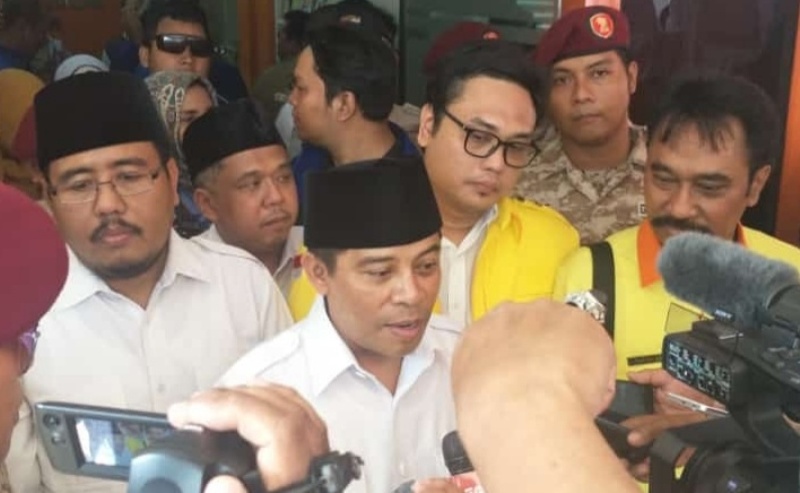 Ketua Badan Pemenangan Prabowo-Sandi Provinsi Jatim, Soepriyatno, seusai daftar ke KPU, Sabtu (22/9/2018).