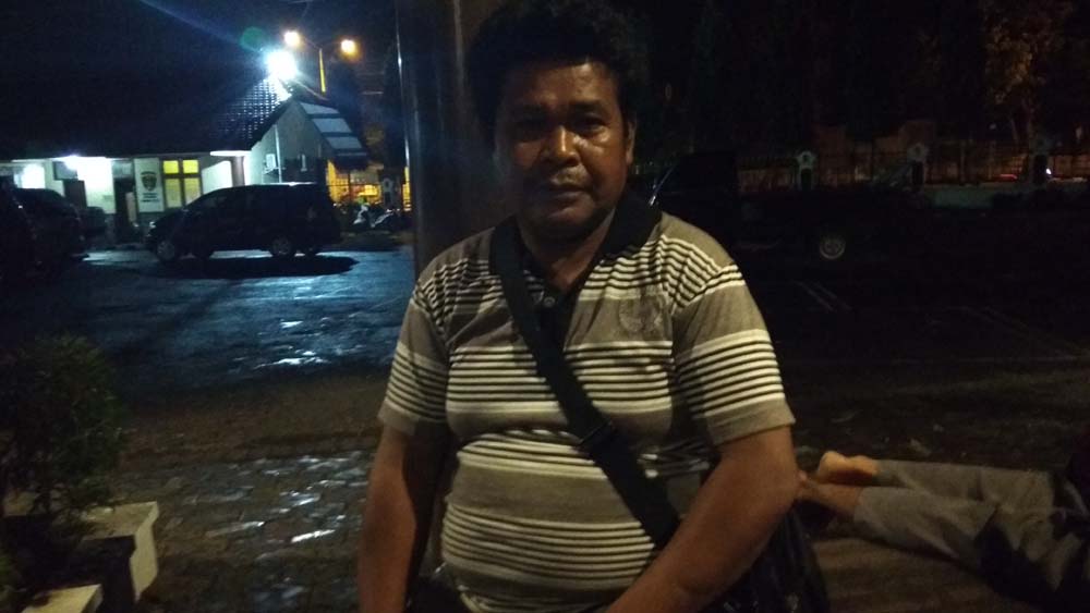 Juri (51), pelapor dugaan adanya Pungli program PTSL di Desa Banyuanyar Kecamatan Kalibaru.