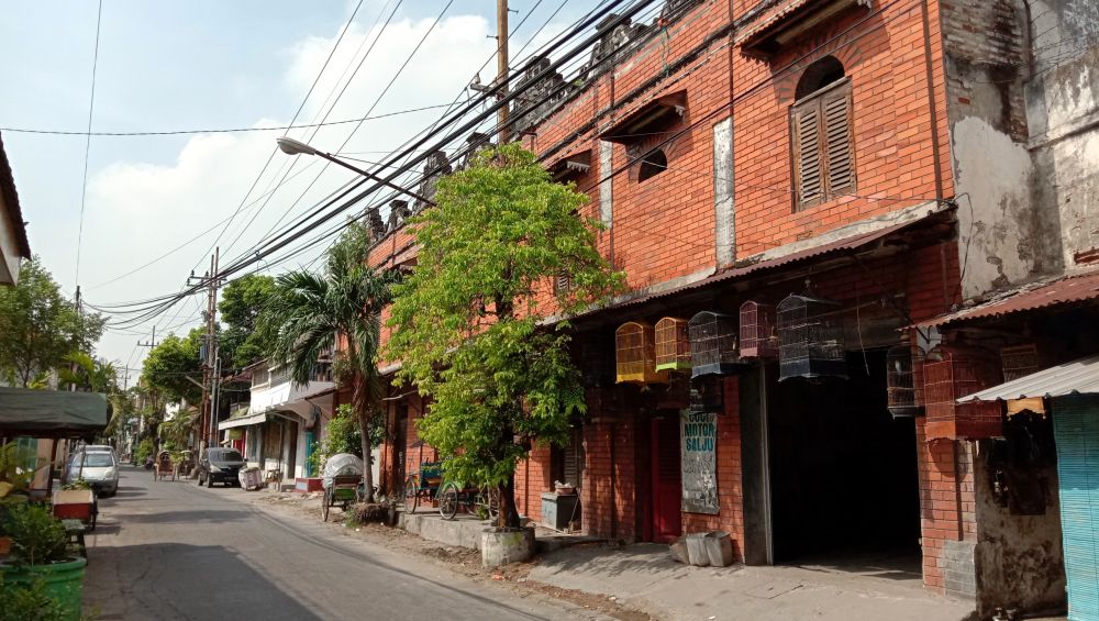 Bangunan kuno yang berada di Jalan Nyai Ageng Arem Arem, Gresik