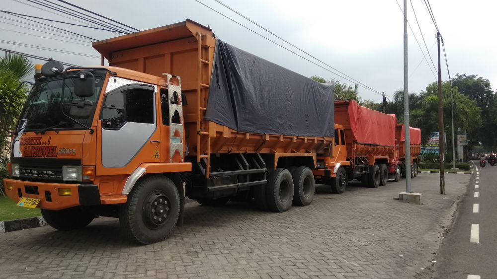 Tiga truk yang diamankan di polres Mojokerto