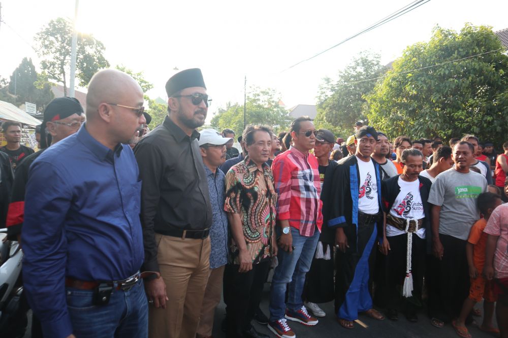 Bupati Ipong bersama para petinggi beberapa partai di Kantor PDI Perjuangan Ponorogo