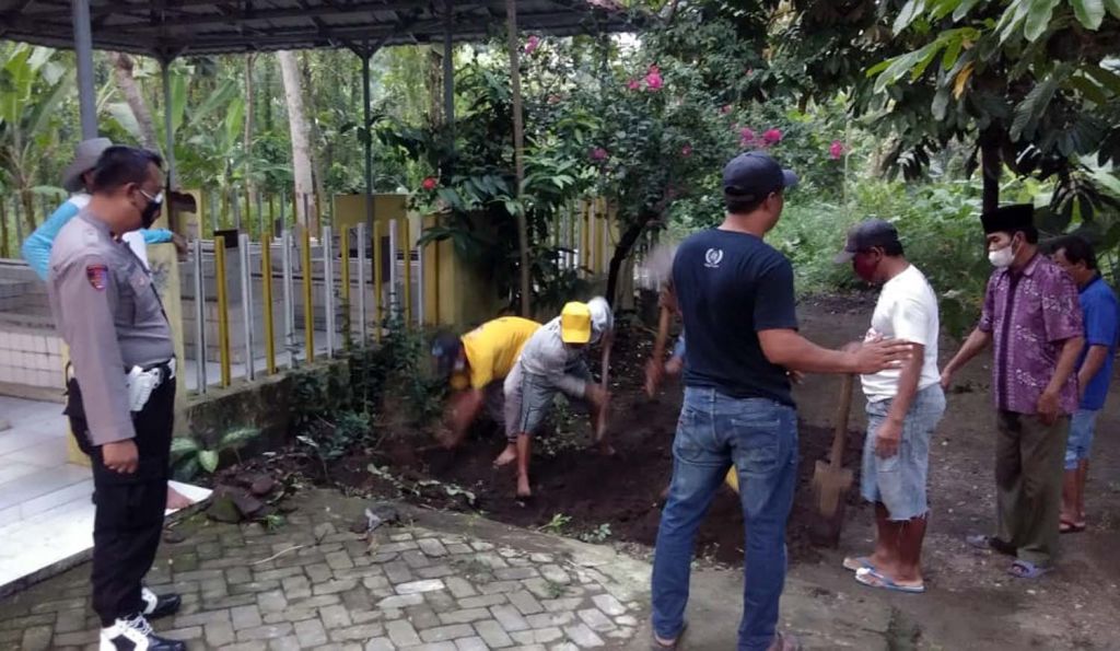 Kompleks pemakaman jenazah Tjaturina Yuliastuti