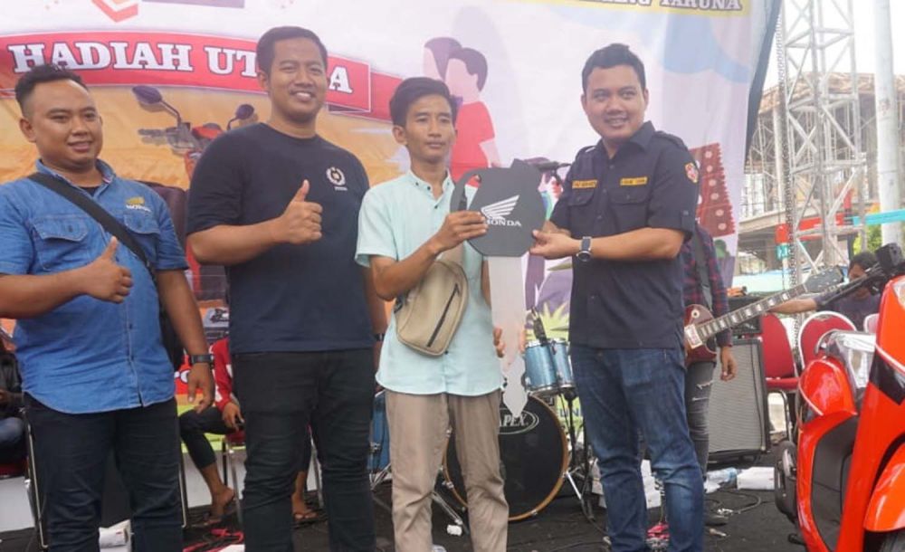 Ratusan hadiah menarik dibagikan dalam puncak Bulan Bhakti Karang Taruna ke-59 di Surabaya