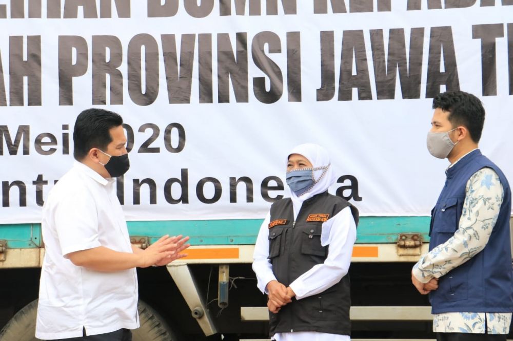 Menteri BUMN Erick Thohir bersama Gubernur Jatim Khofifah Indar Parawansa di Gedung Negara Grahadi, Jalan Gubernur Suryo, Surabaya
