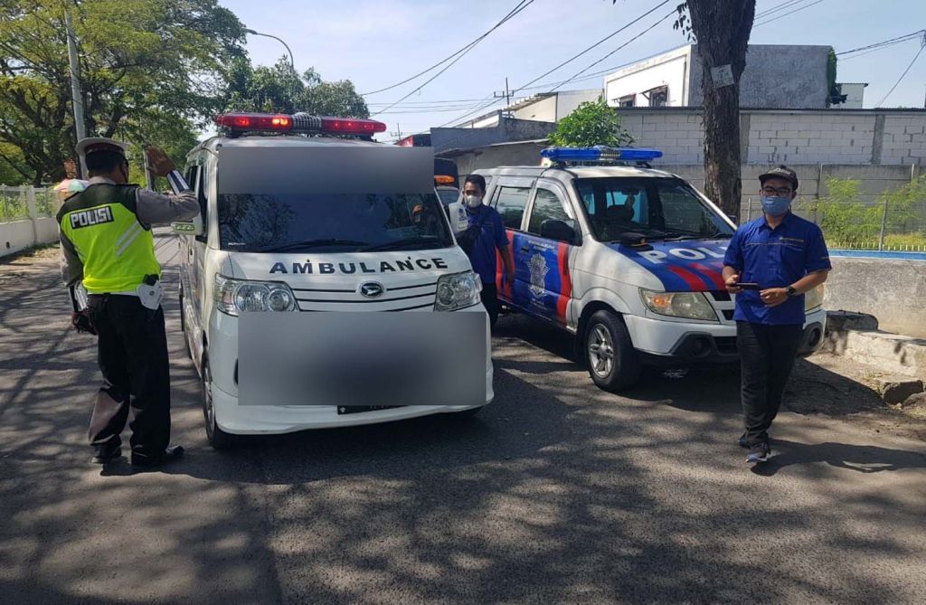 Polsek Sukolilo, TNI dan Satpol PP melakukan sosialisasi matikan sirine