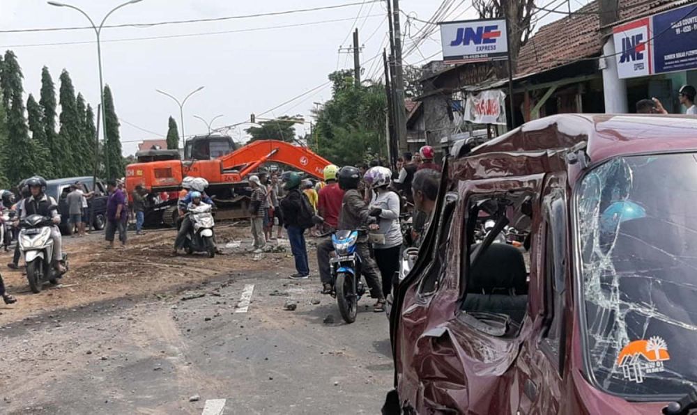 Kecelakaan beruntun di Jalan Raya Surabaya-Malang, Pasuruan