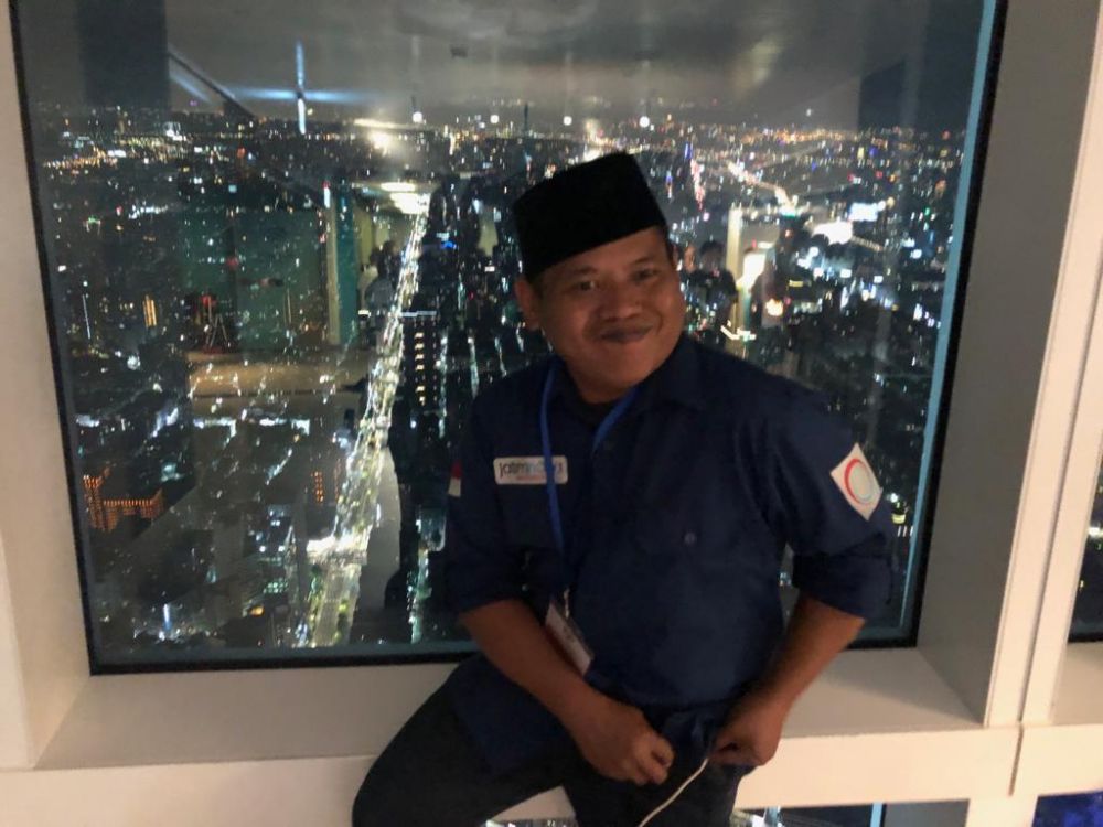 Keindahan Kota Taipei dapat dilihat melalui lapiran kaca Menara 101