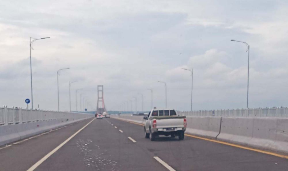Jembatan Suramadu sisi Surabaya-Madura