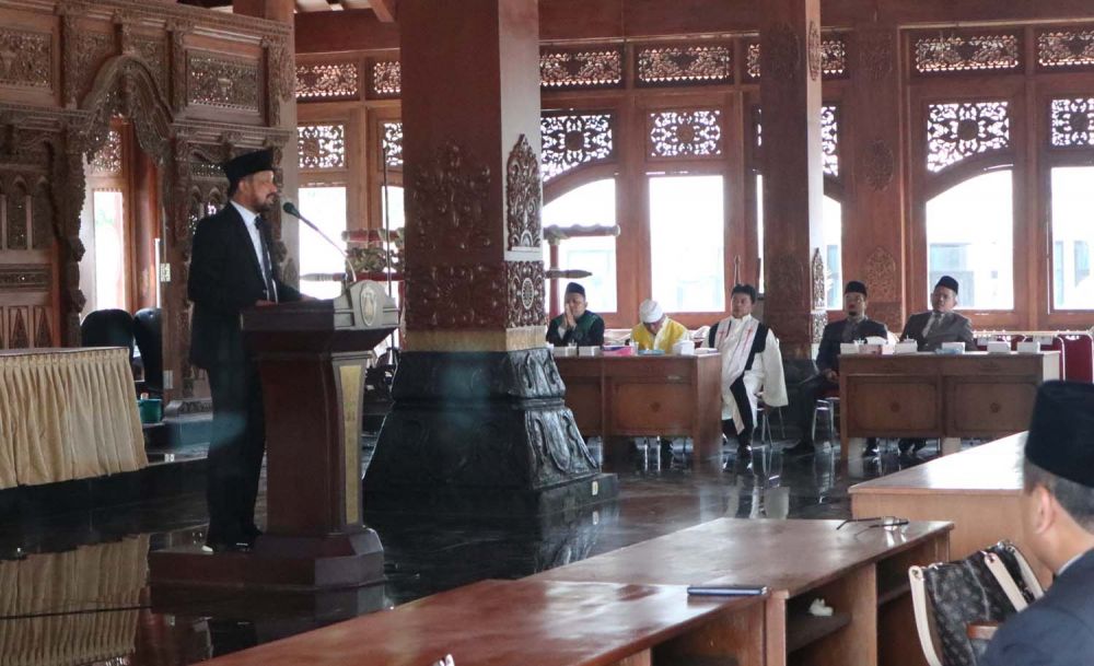 Bupati Ipong memberikan pengarahan dalam pelantikan mutasi sejumlah PNS di Pemkab Ponorogo