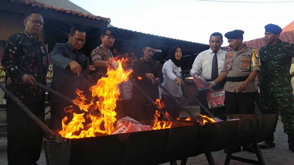 Pemusnahan barang bukti di Mapolres Mojokerto Kota
