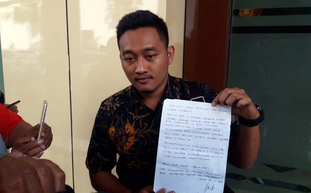Kuasa Hukum SA menunjukkan surat permohonan maaf kliennya