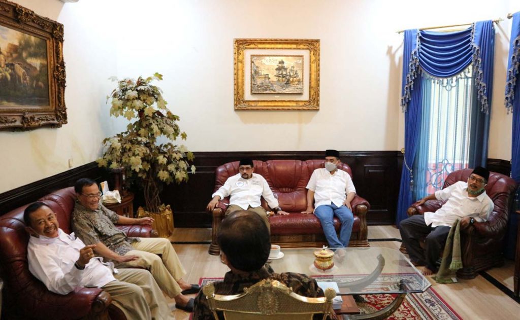 Machfud Arifin dan Mujiaman saat bersilaturahmi ke kediaman mantan Ketua DPRD Jatim yang juga mantan Ketua Partai Demokrat Jatim Imam Sunardi pada pada Jumat (13/11/2020)