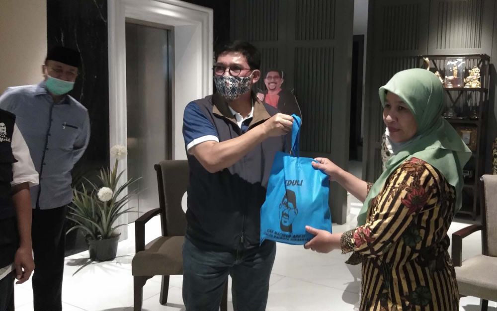 Machfud Arifin saat bersilaturahmi dengan perwakilan komunitas guru TK di Surabaya di kediamannya