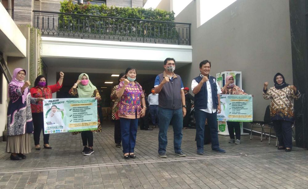 Machfud Arifin saat bersilaturahmi dengan perwakilan komunitas guru TK di Surabaya di kediamannya