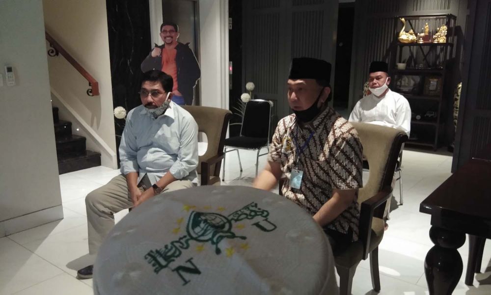 Calon Wali Kota Surabaya Machfud Arifin bersama para huffazh
