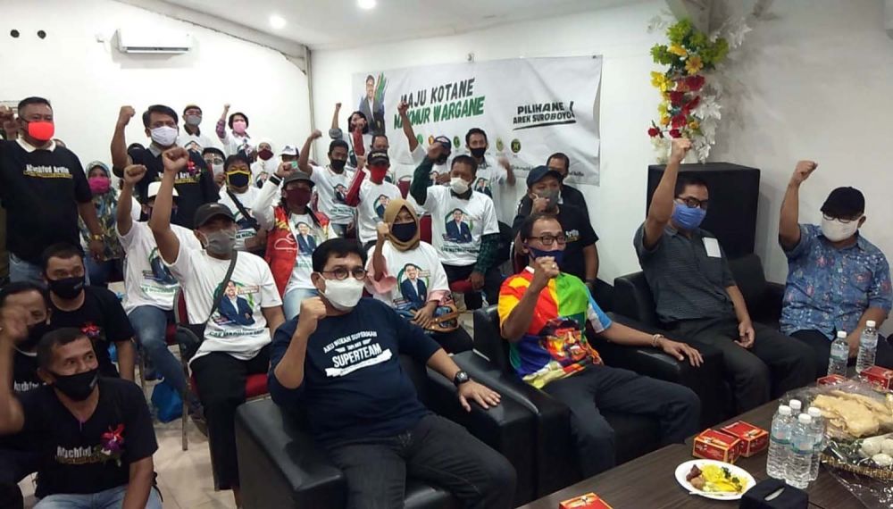 Calon Wali Kota Surabaya Irjen  Pol (Purn) Machfud Arifin saat menghadiri peresmian Posko Pemenangan Cak Machfud Arifin di Jalan Demak, Surabaya