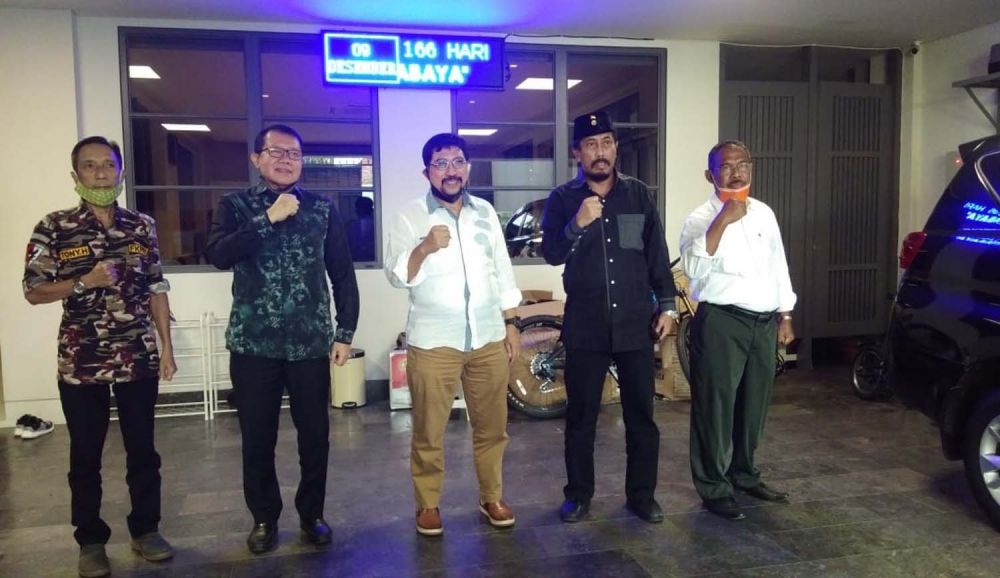 Pengurus FKPII Jatim saat bersilaturahmi di kediaman Calon Wali Kota Surabaya Irjen Pol (Purn) Machfud Arifin 
