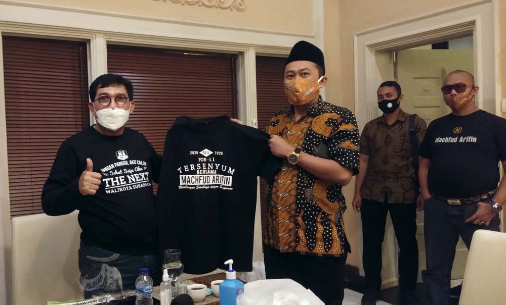 Calon Wali Kota Surabaya Irjen Pol (Purn) Machfud Arifin bersama Ketua GP Ansor Surabaya Faridz Afif