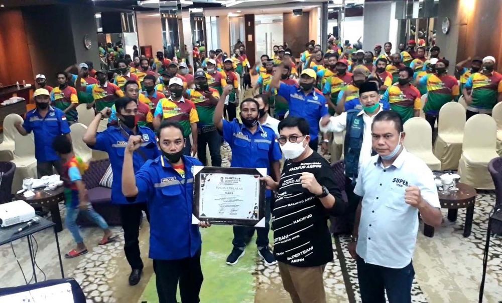 Komunitas Angkutan Kota Surabaya menggelar deklarasi dukungannya untuk Machfud Arifin