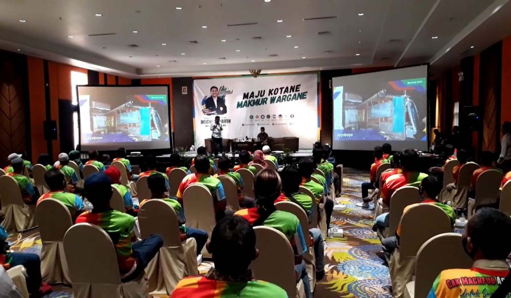 Machfud Arifin memaparkan master plan Surabaya ke depan di hadapan pengurus RT-RW se Kecamatan Tegasari