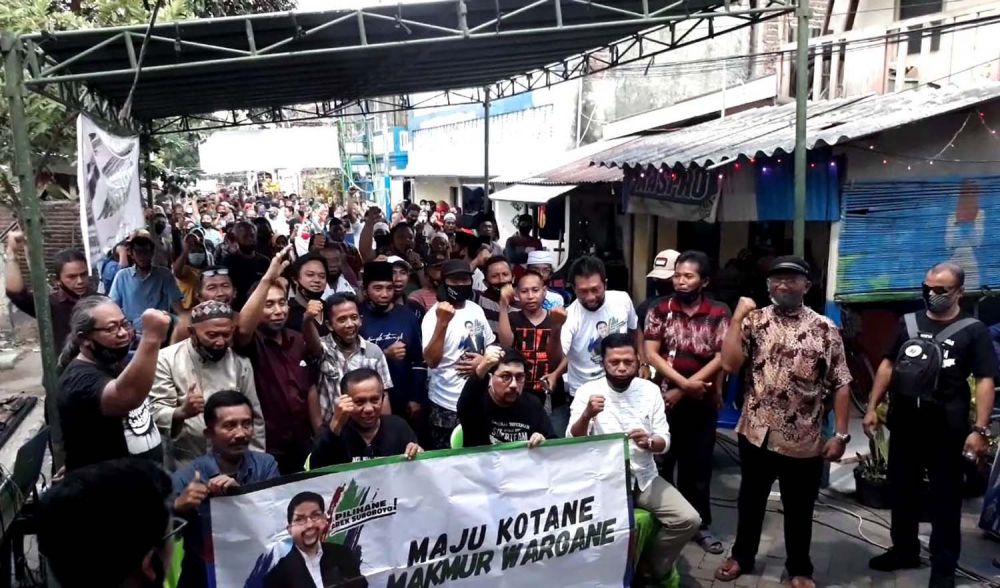 Calon Wali Kota Machfud Arifin saat menyapa warga Pulo Tirtosari, Pulo Wonokromo, Surabaya