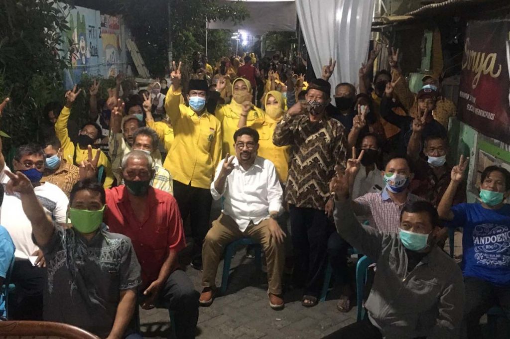 Calon Wali Kota Machfud Arifin menyapa warga Granting Barat, Simokerto, Surabaya 