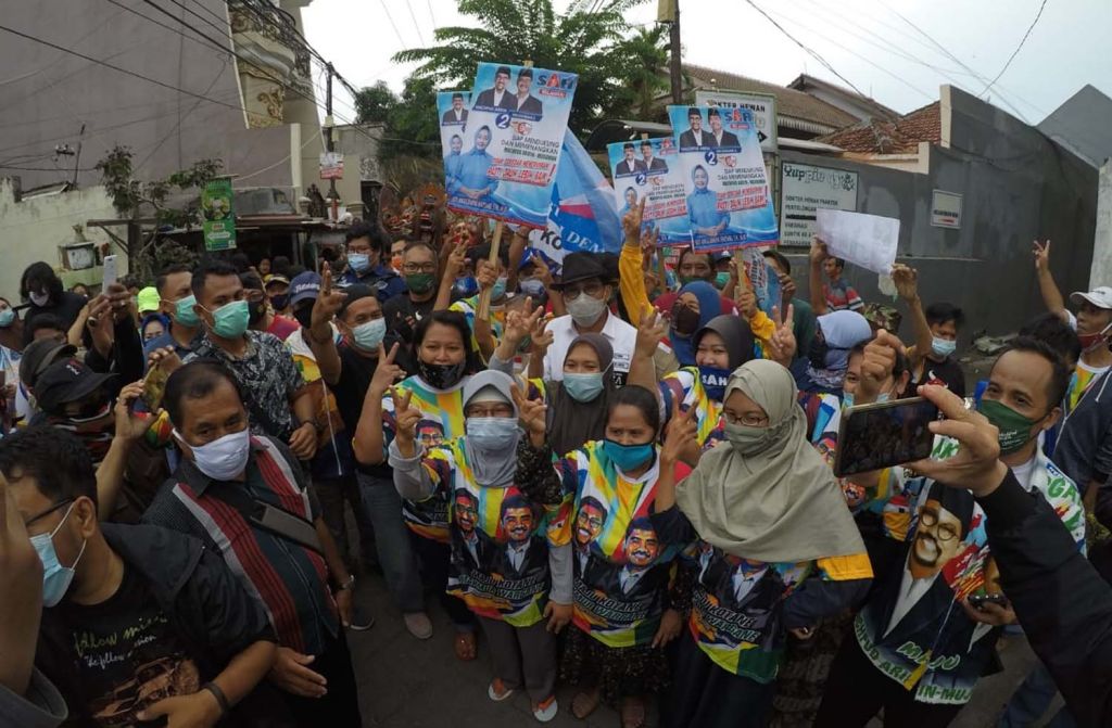 Calon Wali Kota Surabaya Machfud Arifin disambut antusias oleh warga di kandang Banteng Ketaton