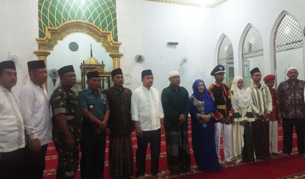 Mantan Kapolda Jatim Irjen Pol (Purn) Machfud Arifin dalam peresmian Masjid Muhammad Nur Hamzah, di Ponpes Hidayatulloh Al Muhajirin, Arosbaya, Bangkalan, Madura